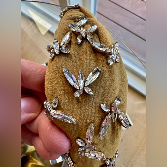 Lele Sadoughi Gold Knotted Headband with Butterly Jewel Embellishment - Picture 3 of 8